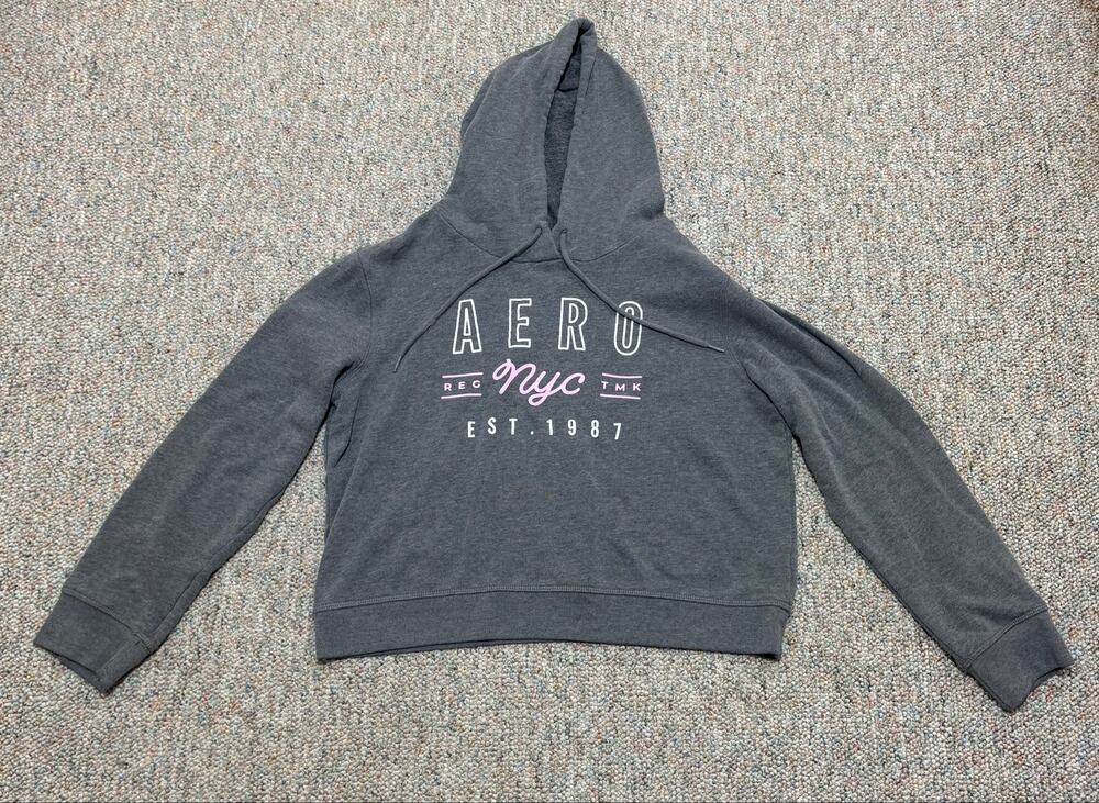 Aeropostale Womens Size Medium Gray Cropped Hoodie Sweatshirt Aero NYC Est 1987